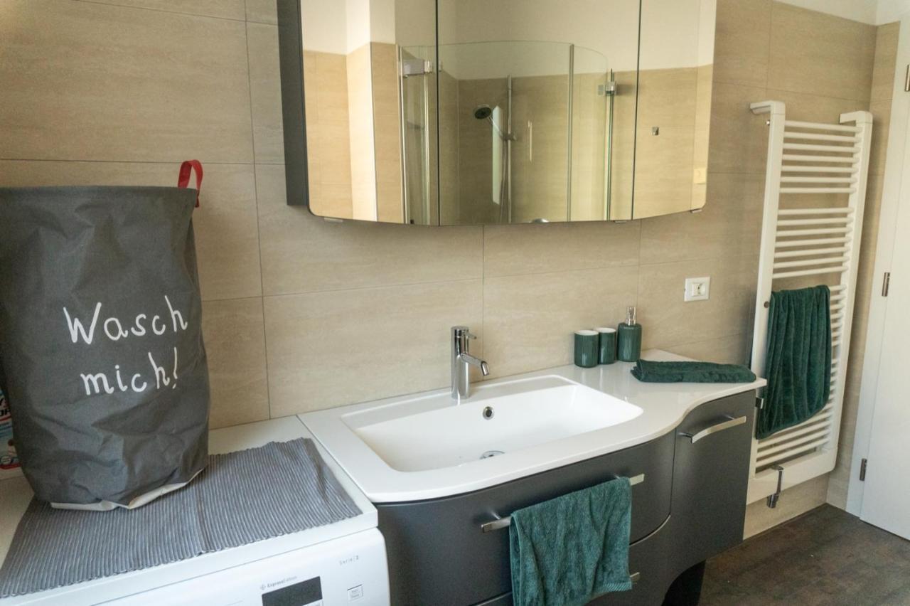 Ferienwohnung Mit Garage, Fahrradraum Und Sehr Grosser Sonnenverwoehnten Terrasse Lagundo Zewnętrze zdjęcie