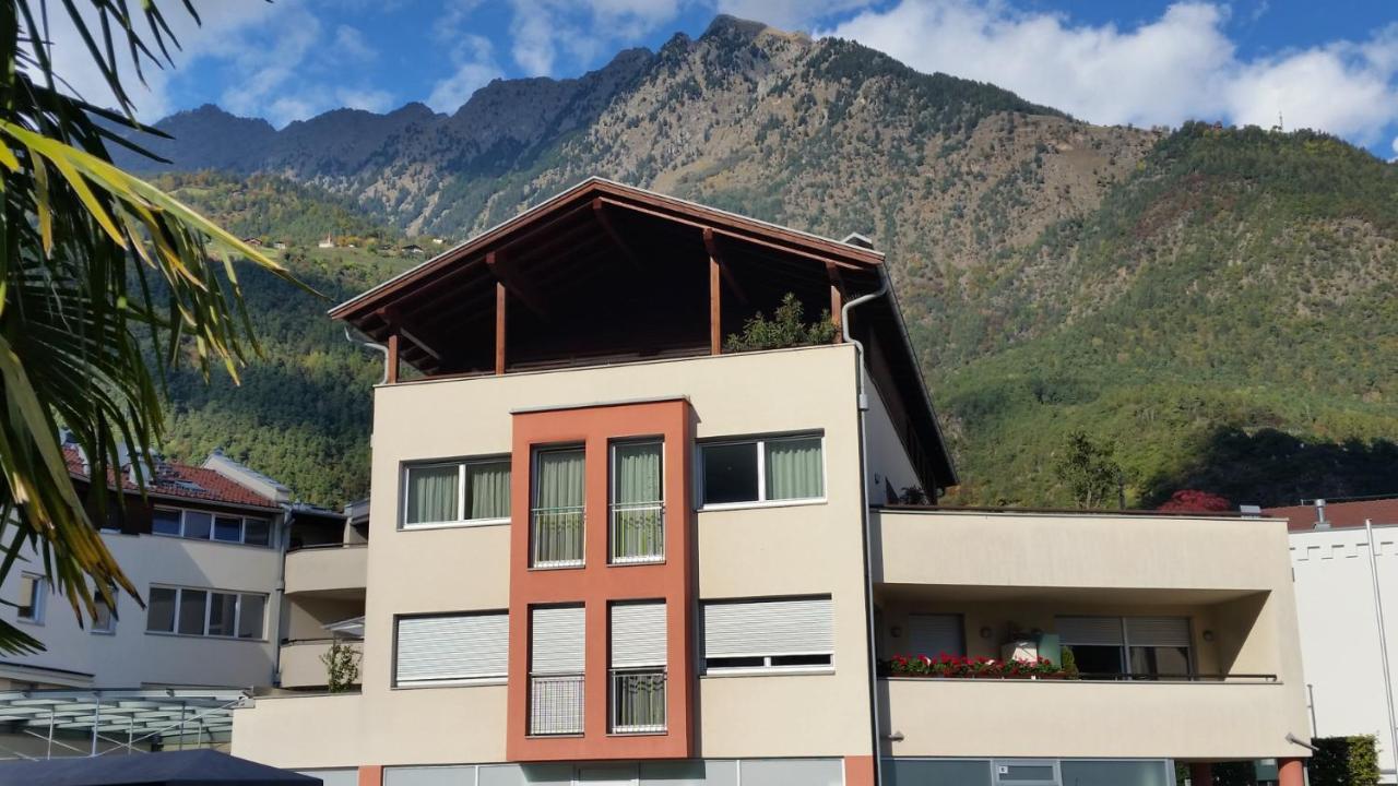 Ferienwohnung Mit Garage, Fahrradraum Und Sehr Grosser Sonnenverwoehnten Terrasse Lagundo Zewnętrze zdjęcie